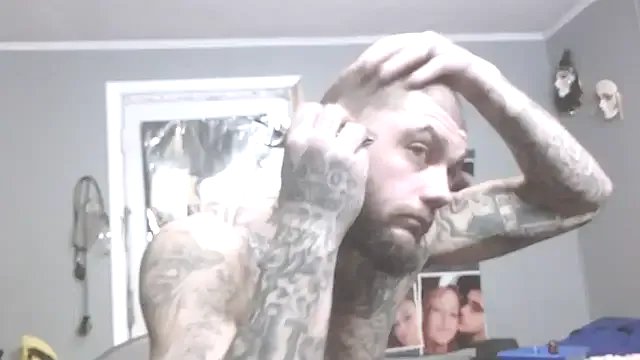 trickydickydaddy from StripChat