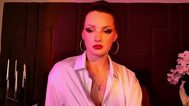 Vixsariaaa from StripChat