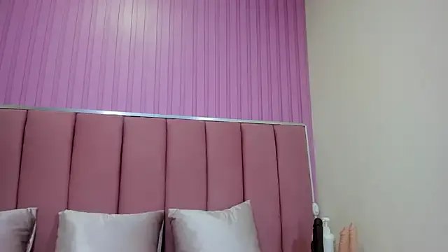 Zoehoney_hl from StripChat